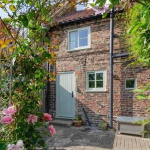 The Shepherds Cottage, Stillington, York Holiday home