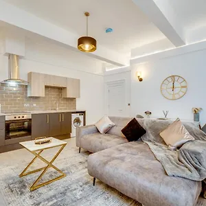 Town House Apartment