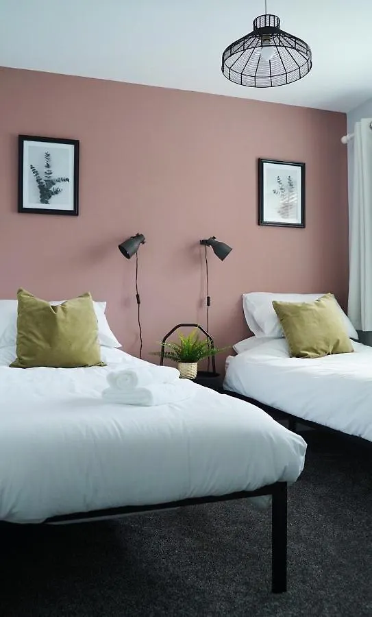 The Pavilion - Stunning, 4 Bedroom House With Free Parking ウェイクフィールド イギリス